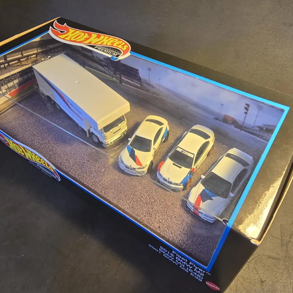 BMW COLLECTOR DISPLAY SET - 2022 - #2