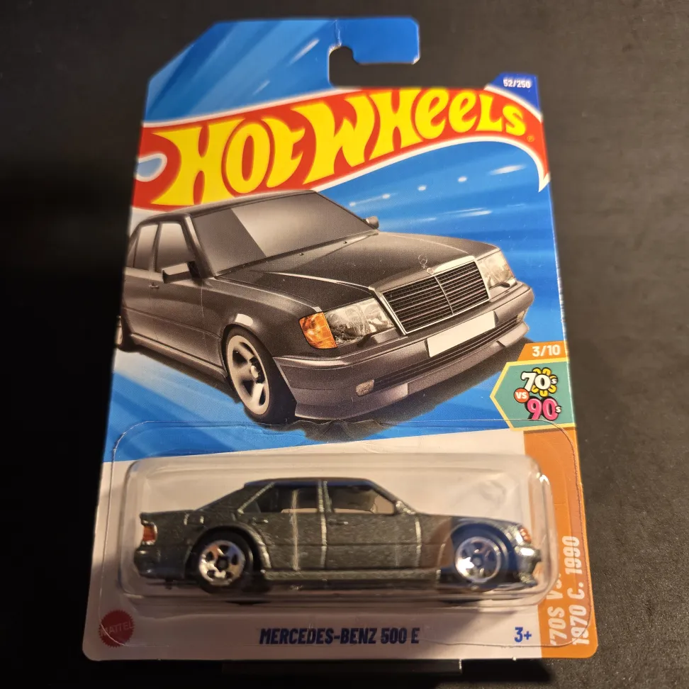 Mercedes-Benz 500 E - Metalflake Gray - 2025