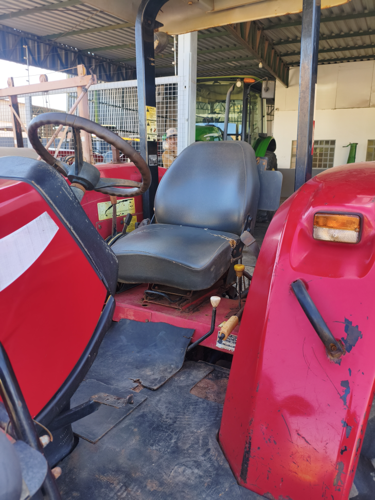 Trator Massey Ferguson 4275 - #3