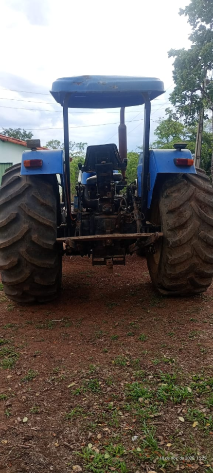Trator New Holand 7630
