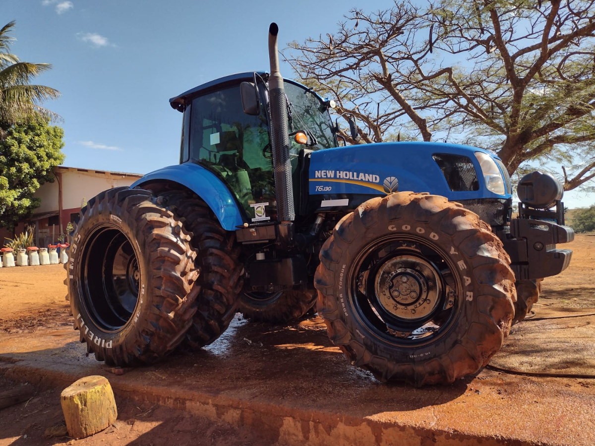 TRATOR T6 130