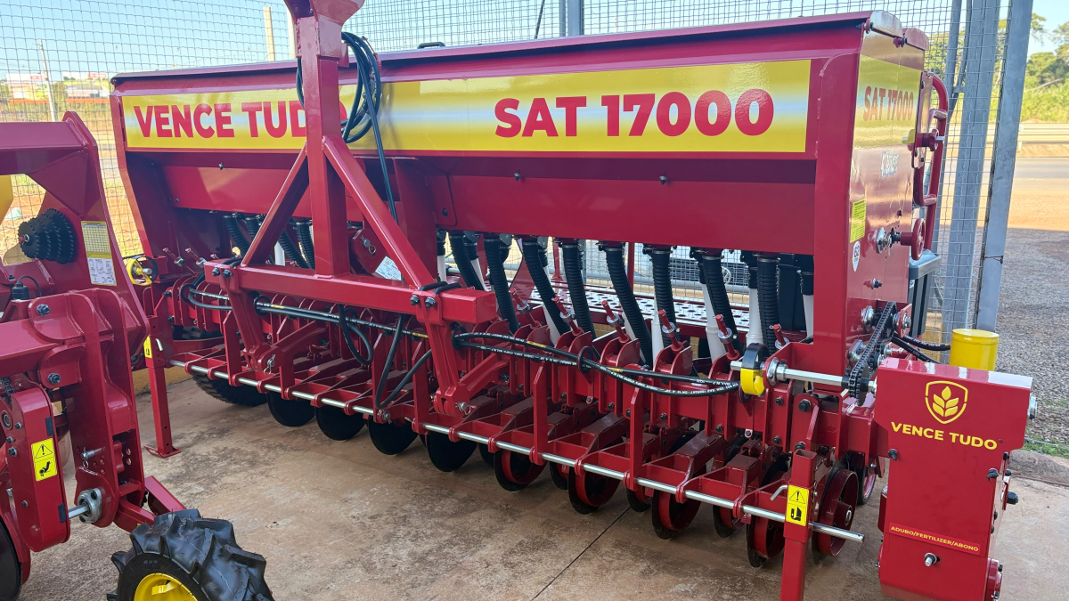 Semeadora de Arrasto SAT 17000