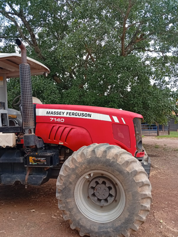 TRATOR MASSEY FERGUSON 7140