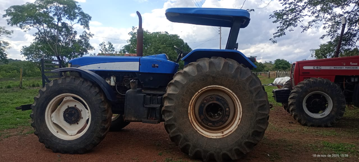 Trator New Holand 7630