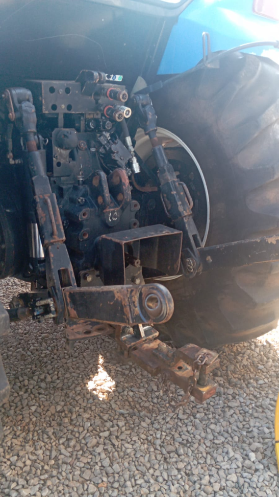 Trator New Holland TM135E