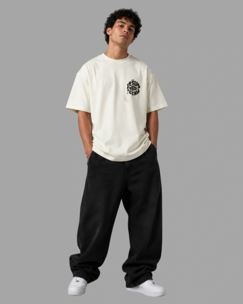 CAMISETA OVERSIZED ''JESUS INVADIU A CENA''