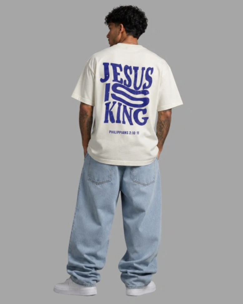 CAMISETA OVERSIZED ''JESUS IS KING'' - #10
