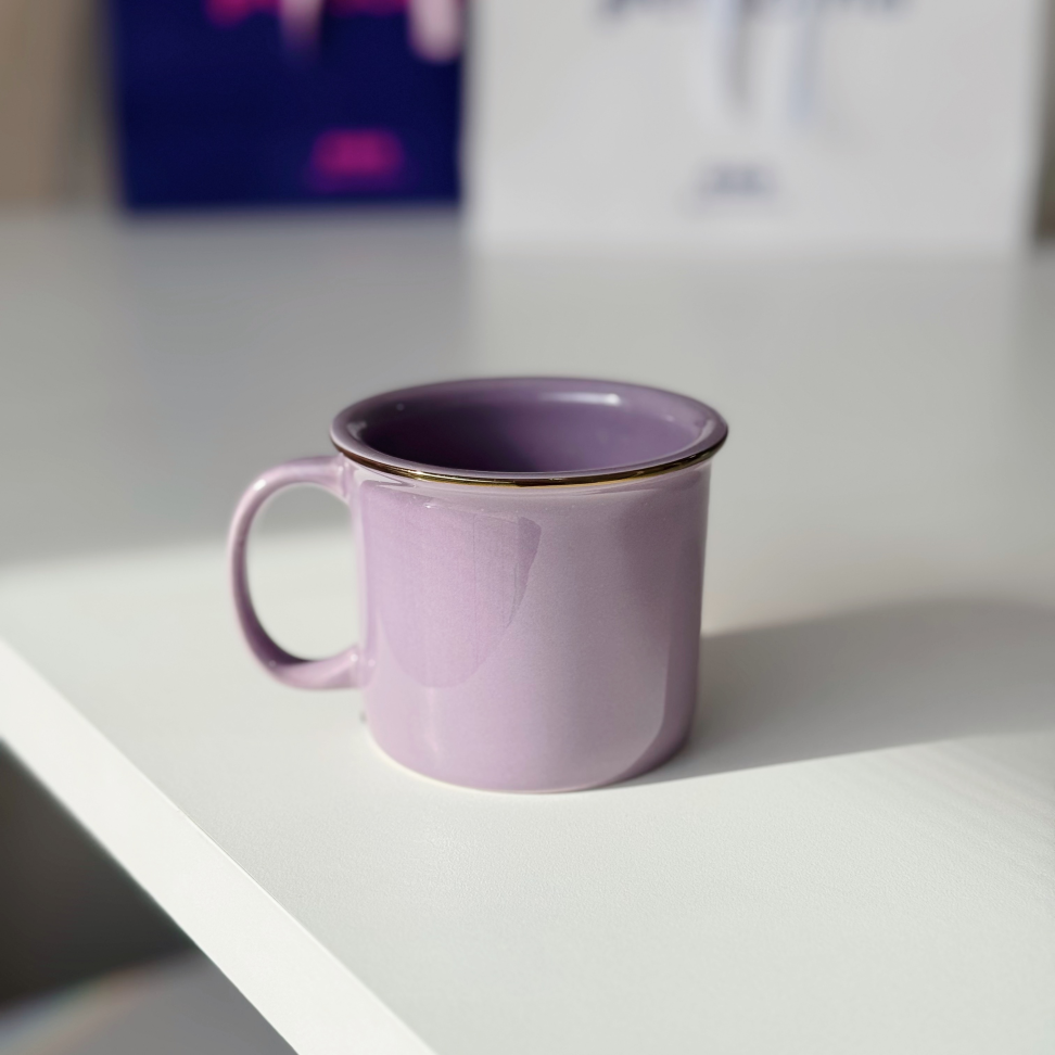 CANECA BELA COM BORDA OURO (300ml)