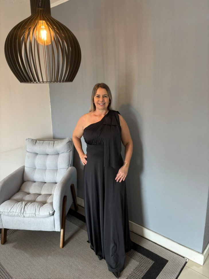 Vestido um ombro preto