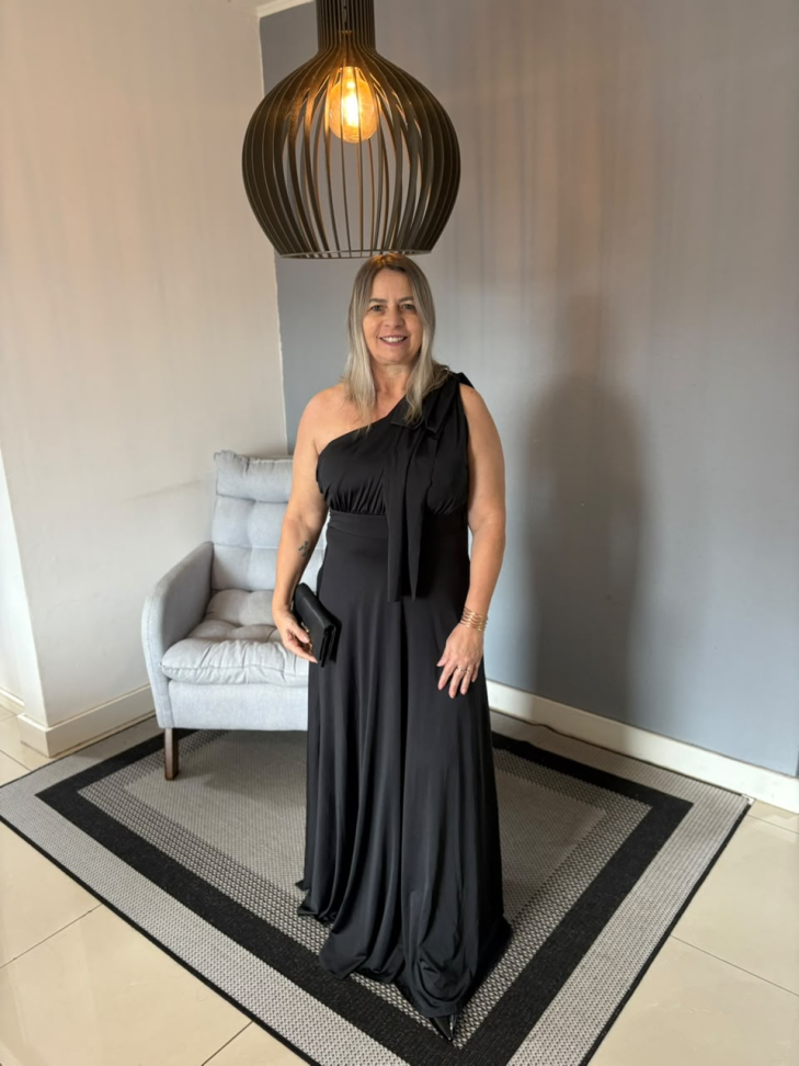 Vestido um ombro preto