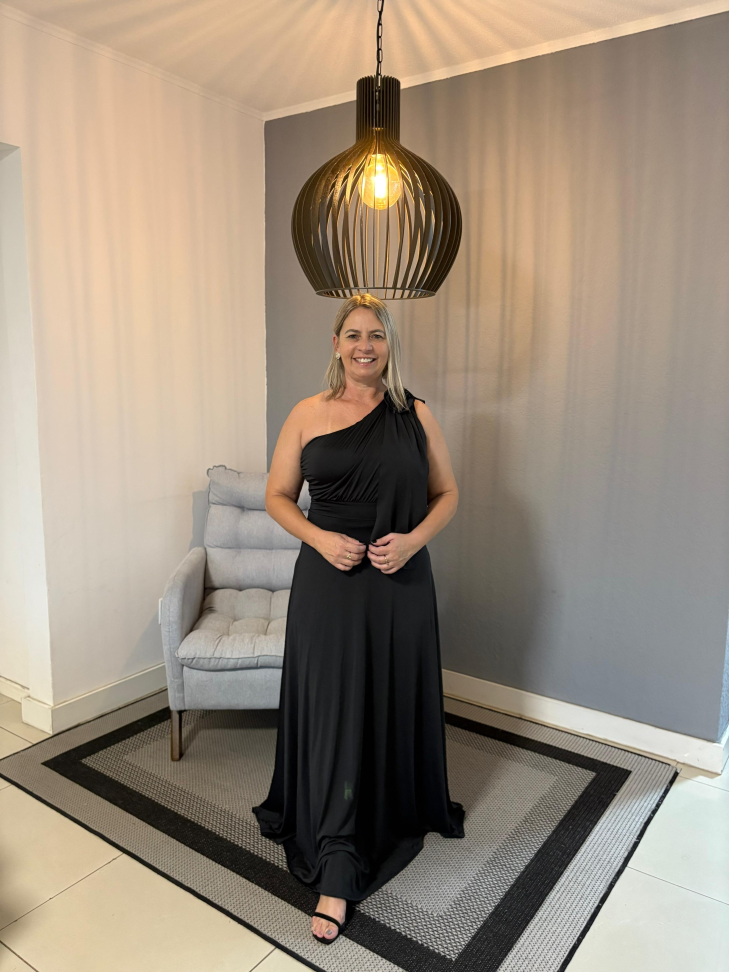 Vestido um ombro flor preto