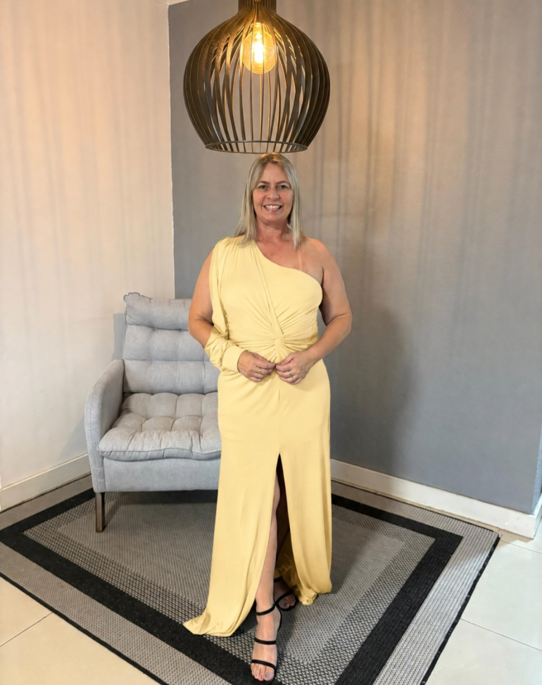 Vestido Uma Manga Longa Aberta Amarelo