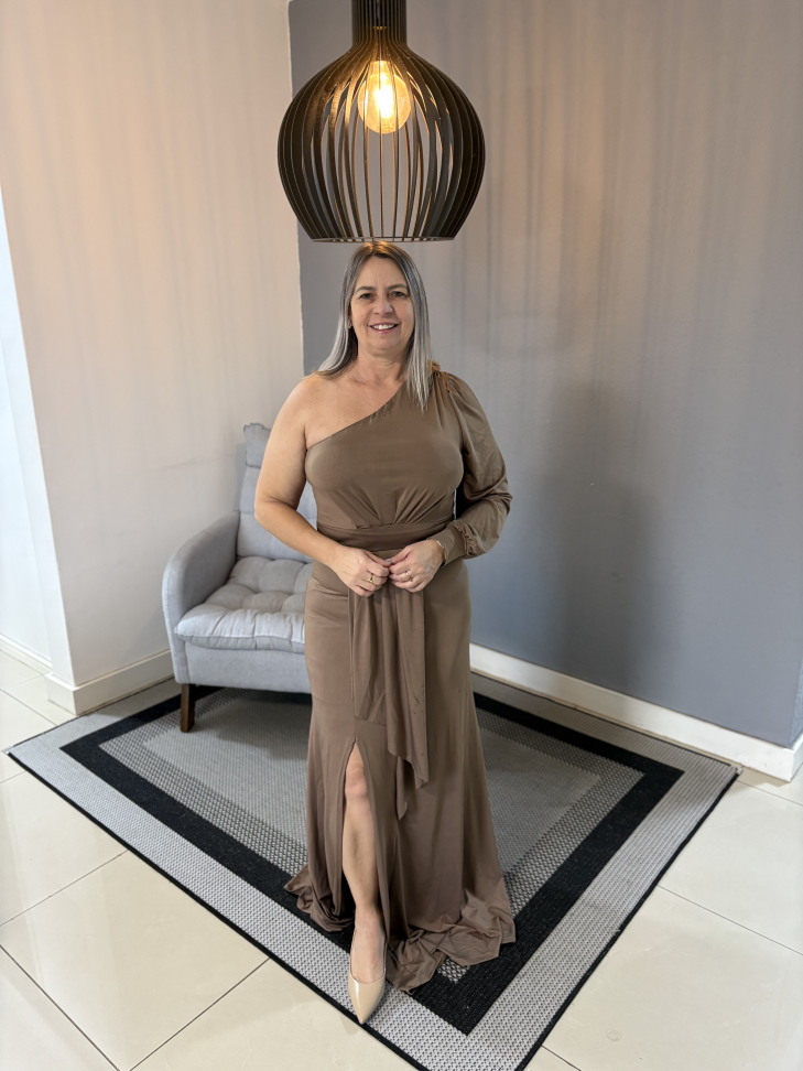 Vestido Uma Manga Longa nude