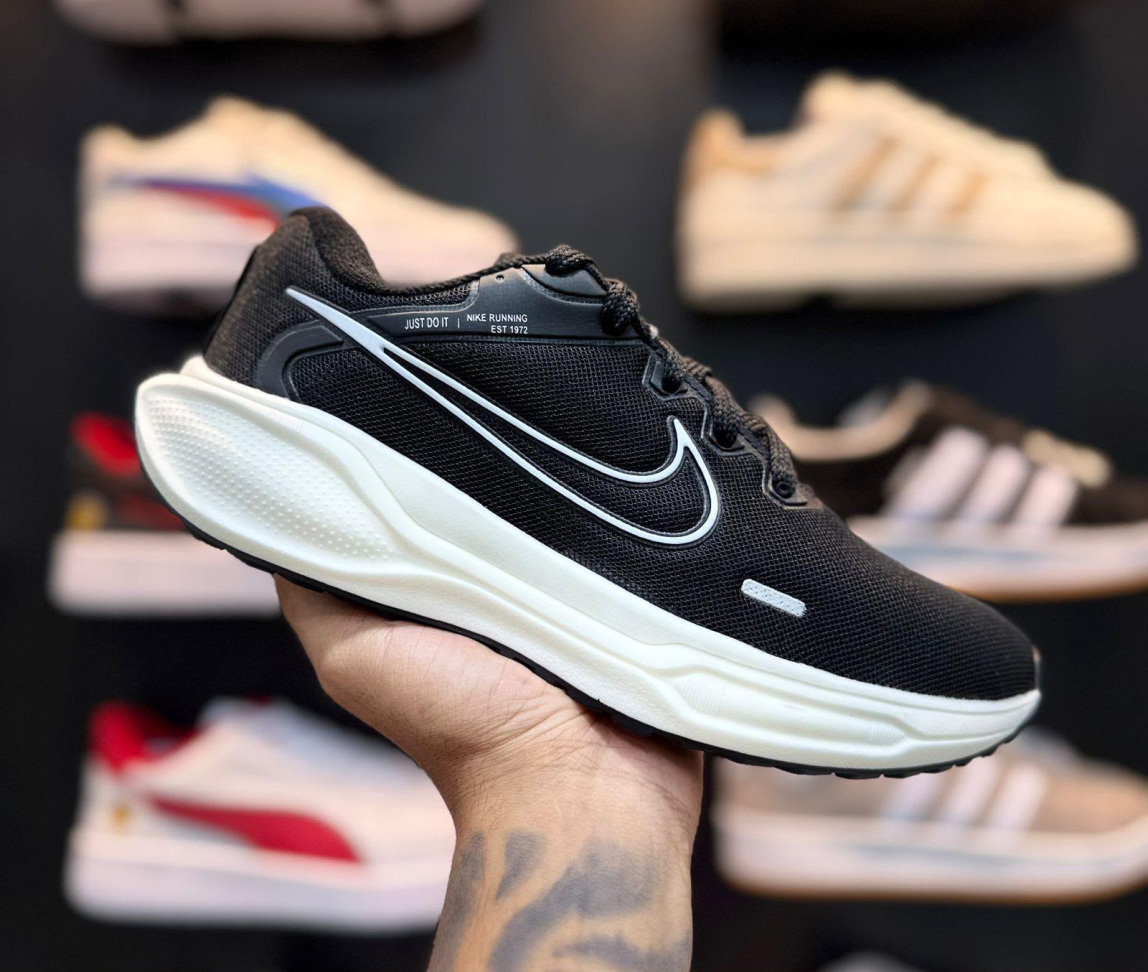 NIKE JUST PRETO