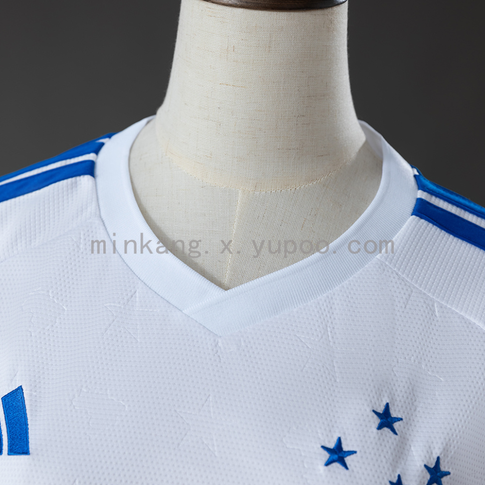 Camisa feminina do Cruzeiro temporada 2026/27