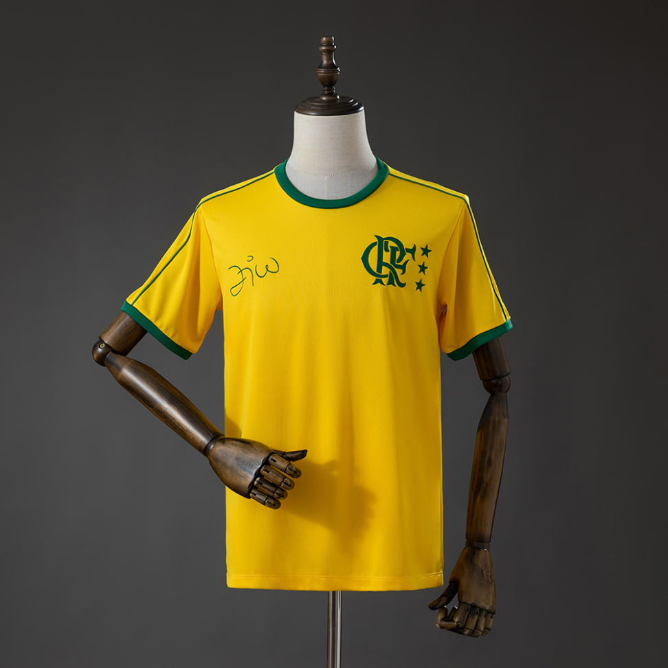 Camisa amarela do Flamengo assinada pelo zico temporada 2026/27