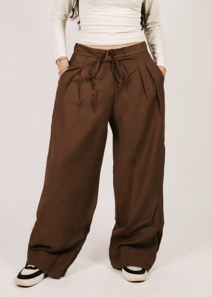 Calça com pregas