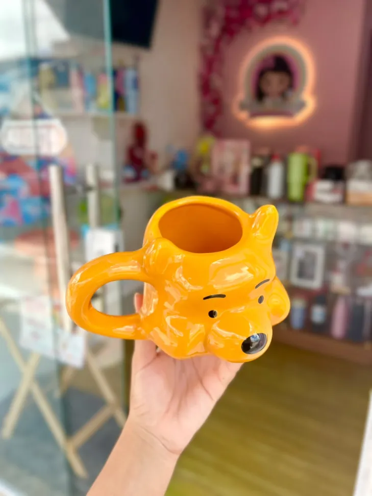 CANECA FORMATO 3D 500ML URSINHO POOH