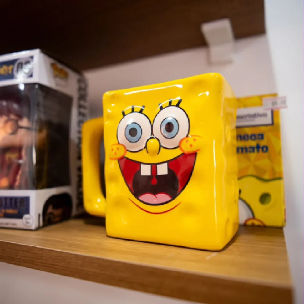 CANECA BOB ESPONJA - FORMATO 3D - 450ML