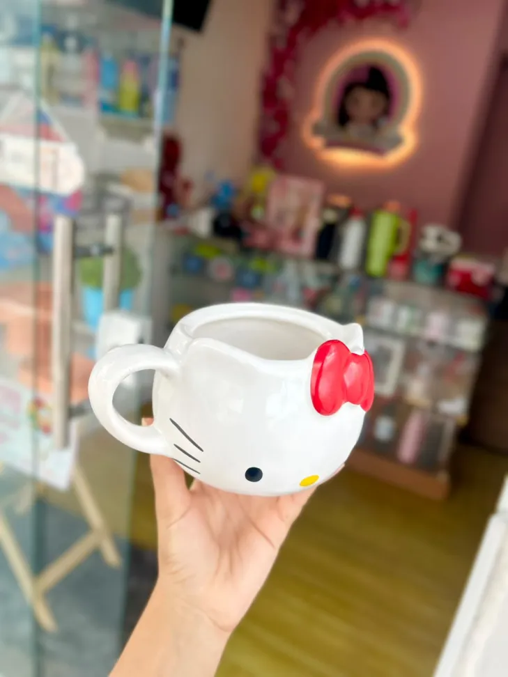 CANECA FORMATO 3D 550ML HELLO KITTY