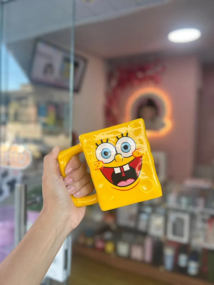 CANECA BOB ESPONJA - FORMATO 3D - 450ML