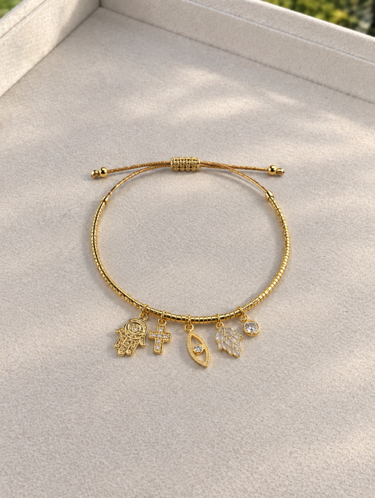 Pulseira em canutilhos com pingentes