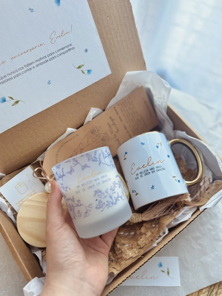 CAIXA PRESENTE - Vela 150g Estampada, Caneca Gold, Terço de Mesa | PERSONALIZADO - #5