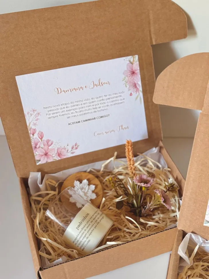 CAIXA CONVITE - Vela 100g com mini buquê de flores | Batizado, Crisma, Casamento