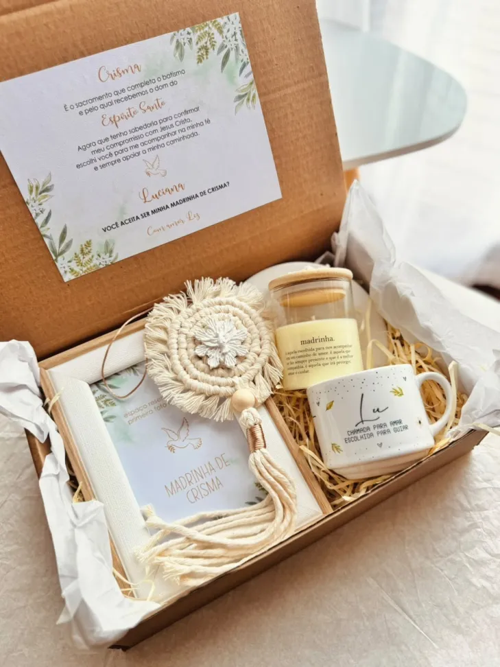 CAIXA CONVITE - Xícara com pires, porta retrato, vela 100g, mandala | Batizado, Crisma, Casamento