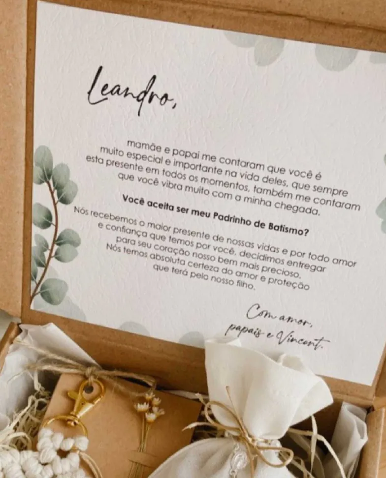 CAIXA CONVITE - Chaveiro, Vela 40g, Sachê de Linho | Batizado, Crisma, Casamento