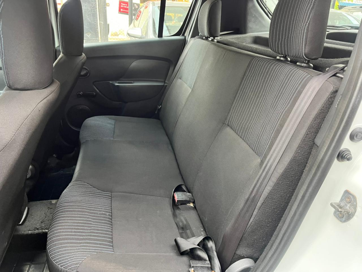 SANDERO  AUTHENTIQUE - #10