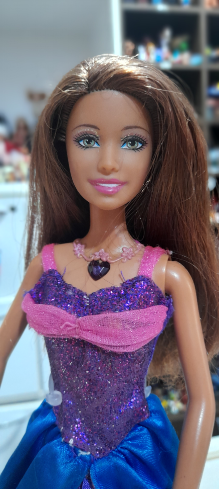 Alexa Barbie e o castelo de diamante LER DESCRIÇÃO