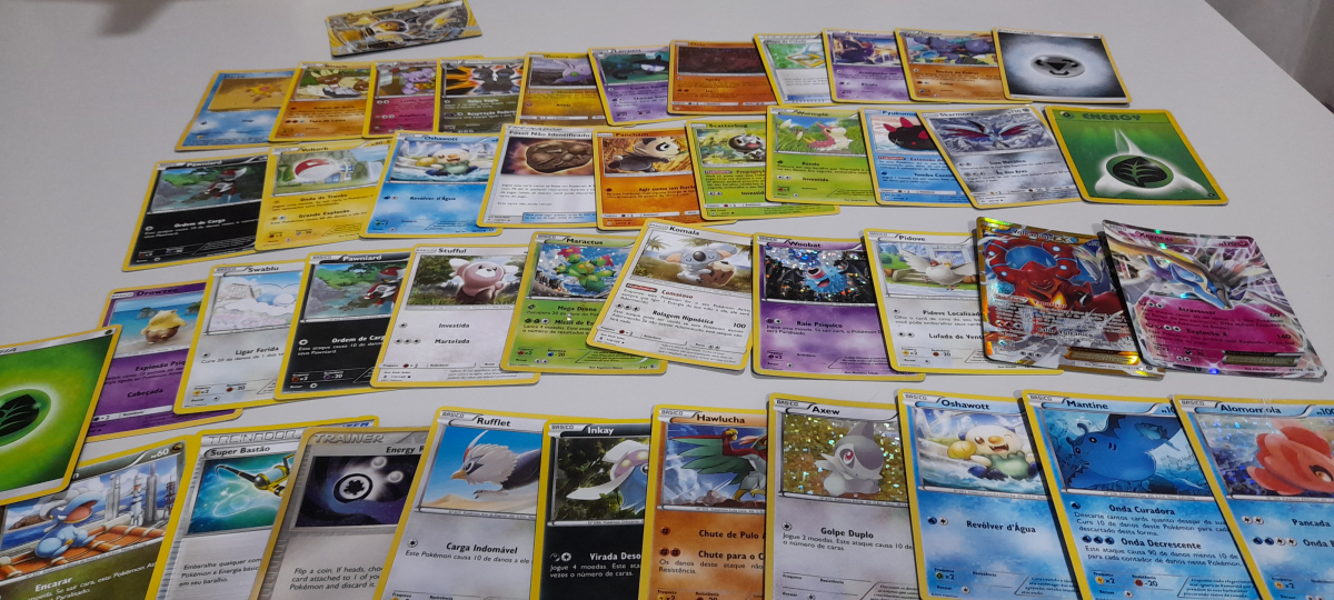 Lata Pokemón com 85 cartas - #3
