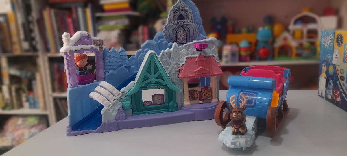 Frozen Vila + Trenó Little People