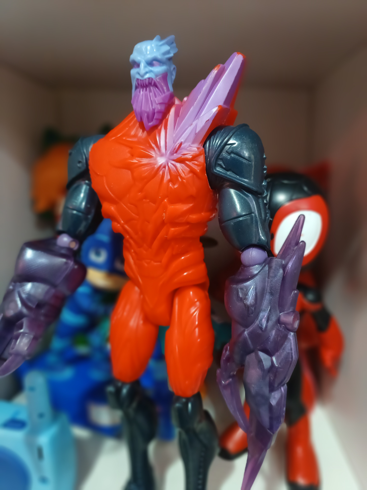 Extroyer Max Steel