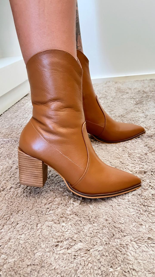 Bota média caramelo western couro R$580,00 - #3