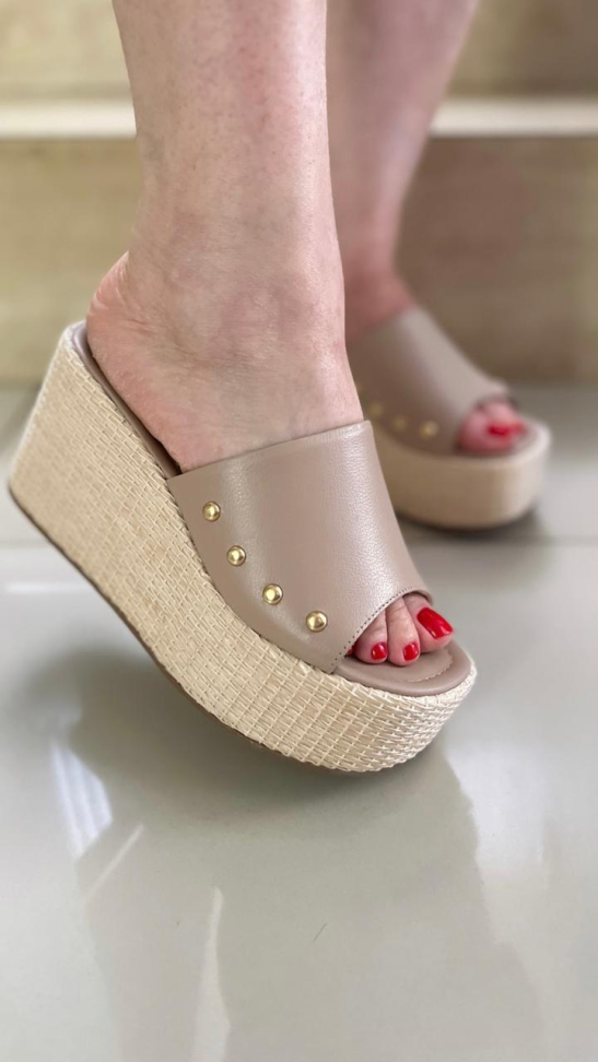 Tamanco plataforma nude couro R$316,00 - #3