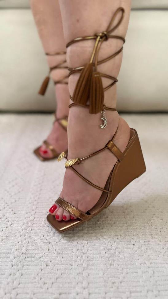 Anabela bronze barbicacho amarrar R$340,00 - #1