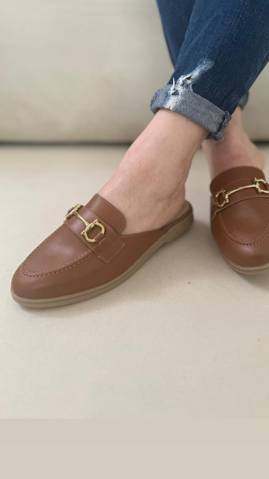 Mule caramelo detalhe ouro R$164,00 - #2