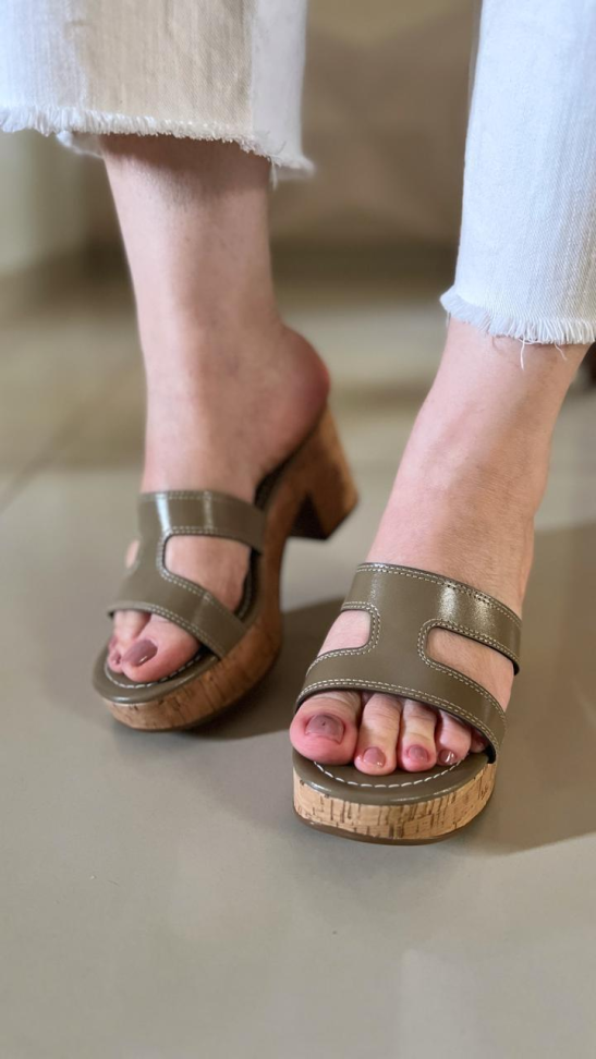 Tamanco salto bloco pistache H R$220,00 - #2