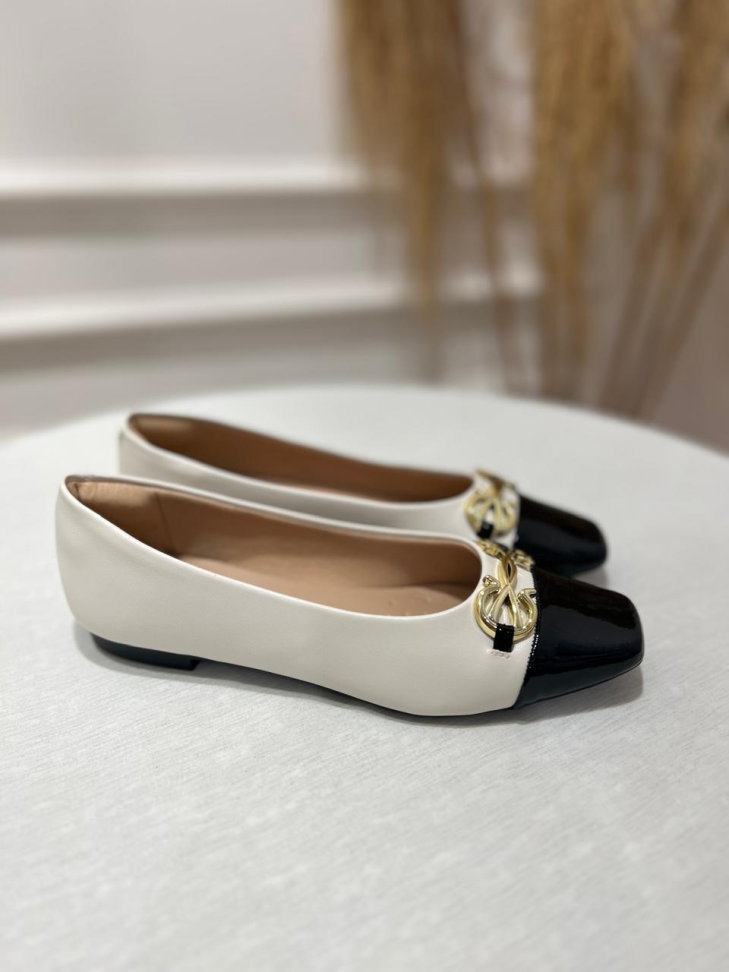 Sapatilha bico quadrado enfeito ouro R$132,00 - #4