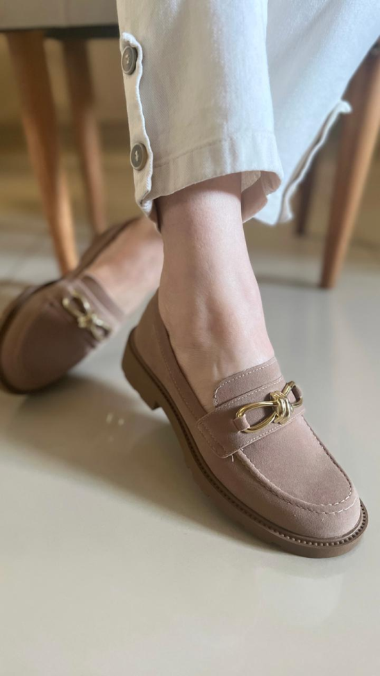 Mocassim estruturado detalhe ouro R$188,00 - #8