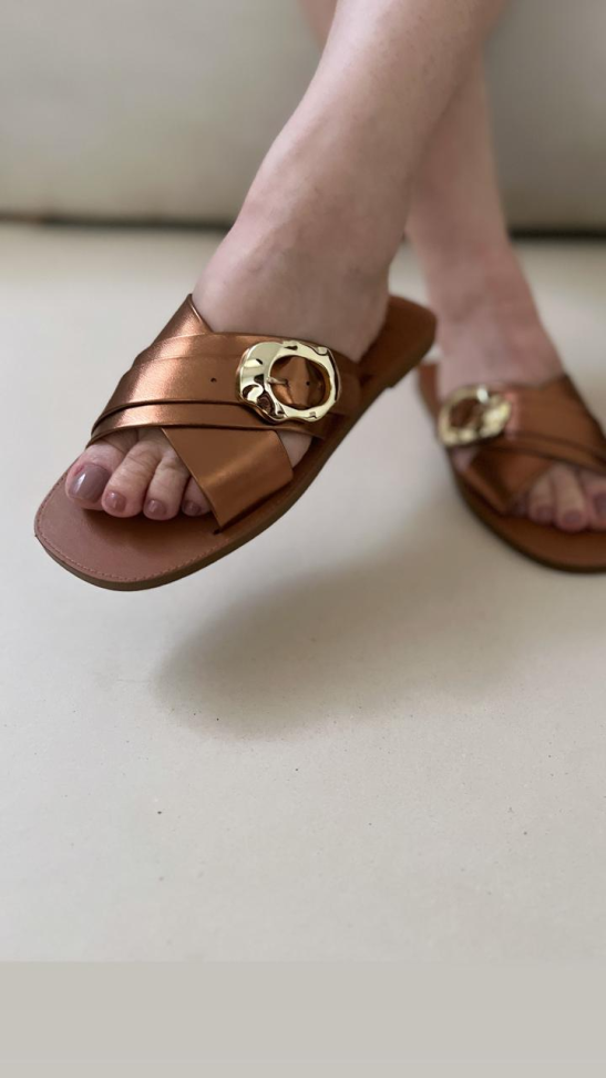 Chinelo fivela R$96,00 - #8