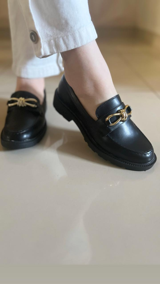 Mocassim estruturado detalhe ouro R$188,00 - #2