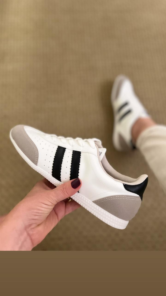 Tênis baixo branco preto R$196,00 - #2