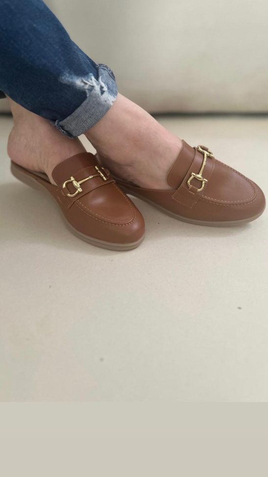 Mule caramelo detalhe ouro R$164,00 - #3