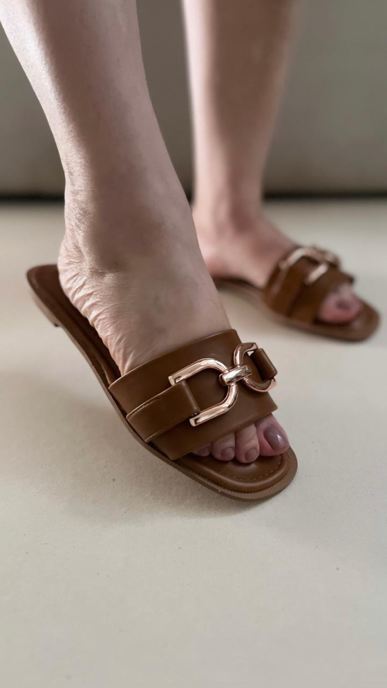 Chinelo caramelo elos R$96,00 - #1