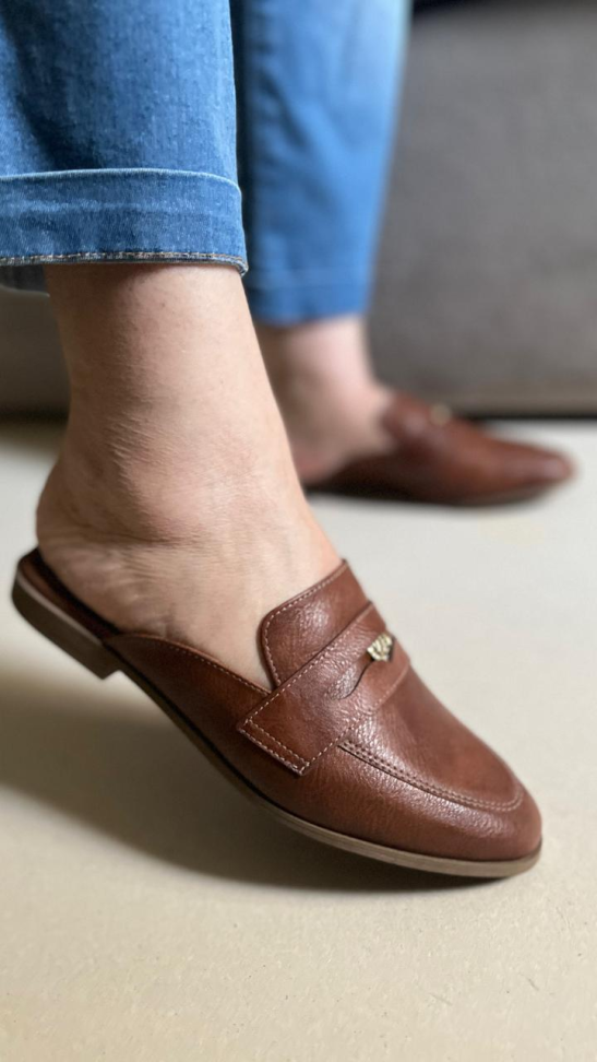 Mule caramelo recorte R$220,00 - #5