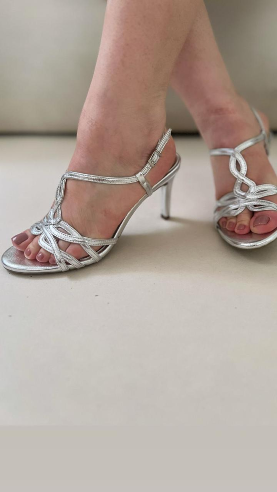 Sandália salto fino prata várias tiras R$276,00 - #1