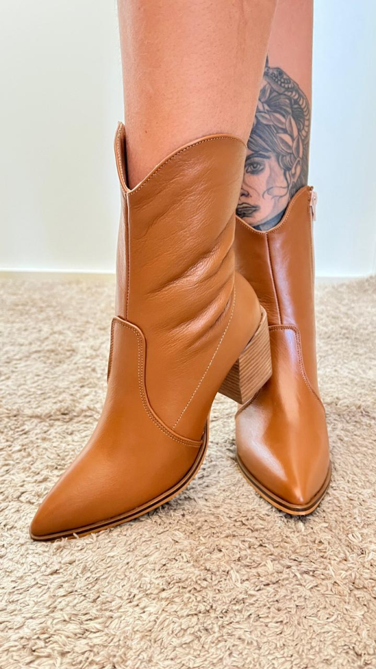 Bota média caramelo western couro R$580,00 - #2